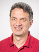Portraitfoto von Günter Brader